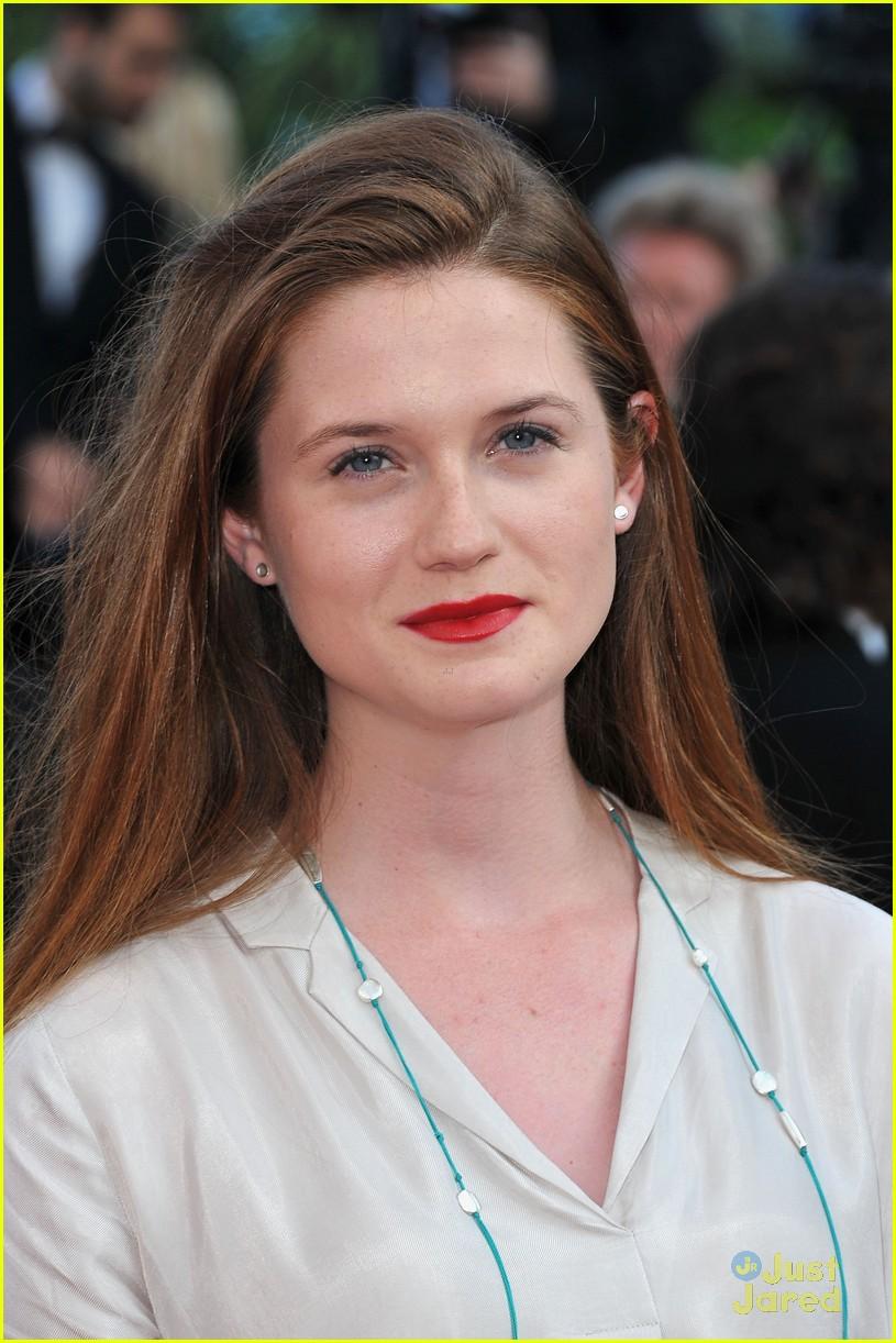 Bonnie Wright is a college graduate! Today