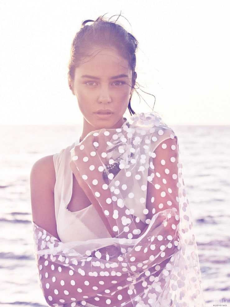 65+ Hot Pictures Of Courtney Eaton That Are Simply Gorgeous | Best Of Comic Books