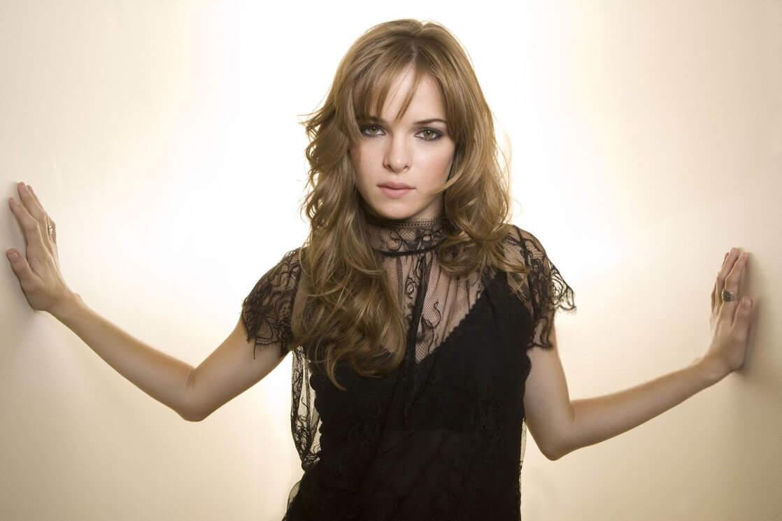 65+ Hot Pictures Of Danielle Panabaker Who Plays Killer Frost In Flash TV Series | Best Of Comic Books