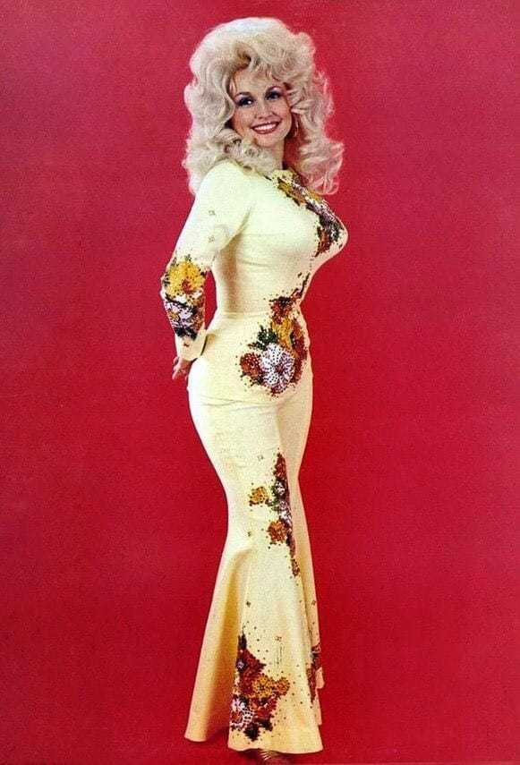 65+ Hot Pictures Of Dolly Parton Which Will Make You Go Head Over Heels | Best Of Comic Books