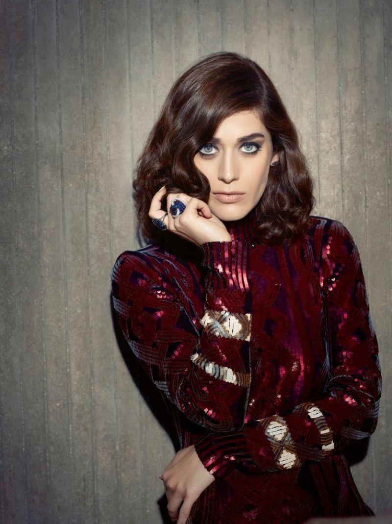 65+ Hot Pictures of Lizzy Caplan From Masters Of Sex Will Make You Breath Heavy | Best Of Comic Books