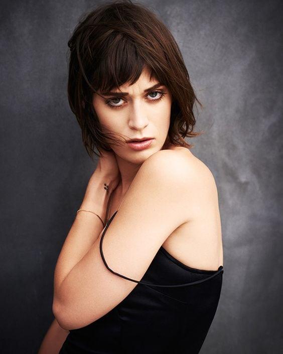 65+ Hot Pictures of Lizzy Caplan From Masters Of Sex Will Make You Breath Heavy | Best Of Comic Books