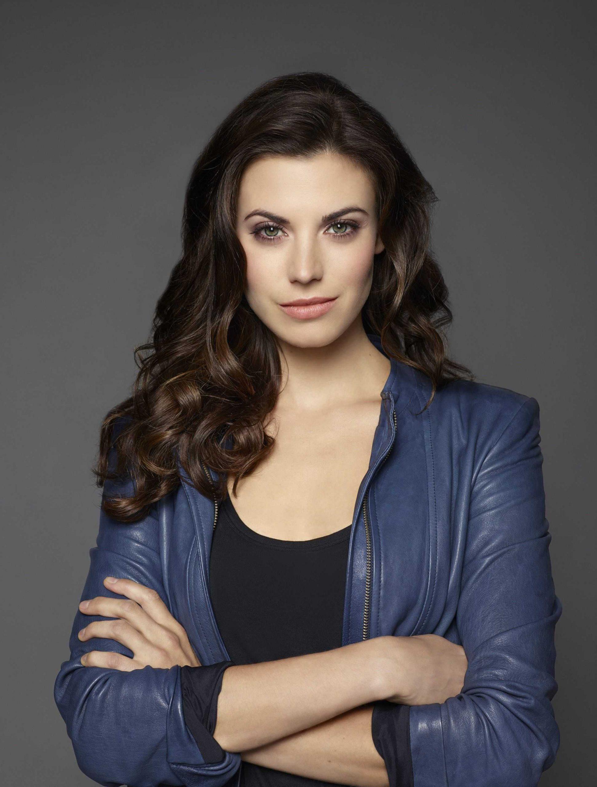 65+ Hot Pictures Of Meghan Ory Will Hypnotise You With Her Exquisite Body | Best Of Comic Books