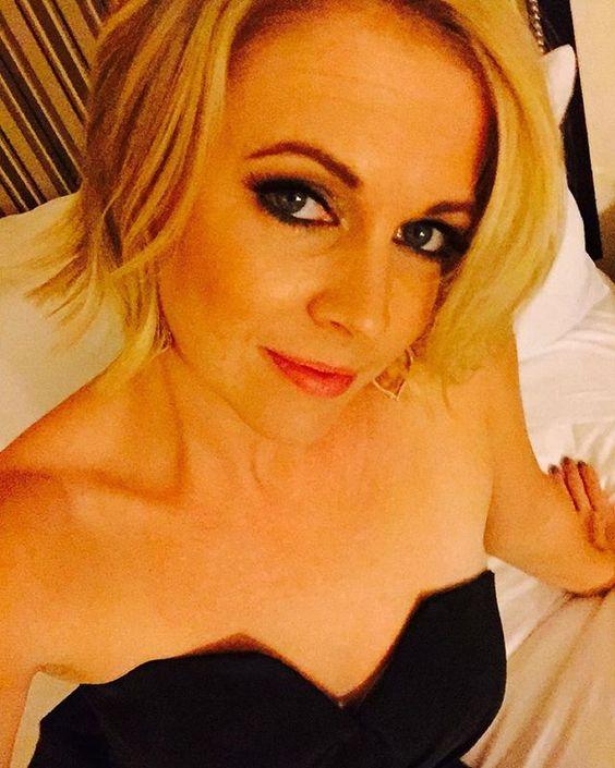 65+ Hot Pictures Of Melissa Joan Hart Which Expose Her Sexy Body | Best Of Comic Books