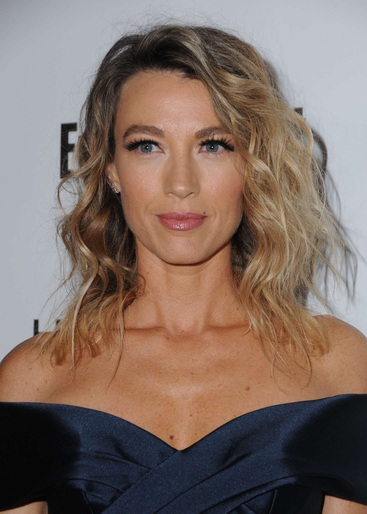 65+ Hot Pictures Of Natalie Zea Are Gift From God To Humans | Best Of Comic Books