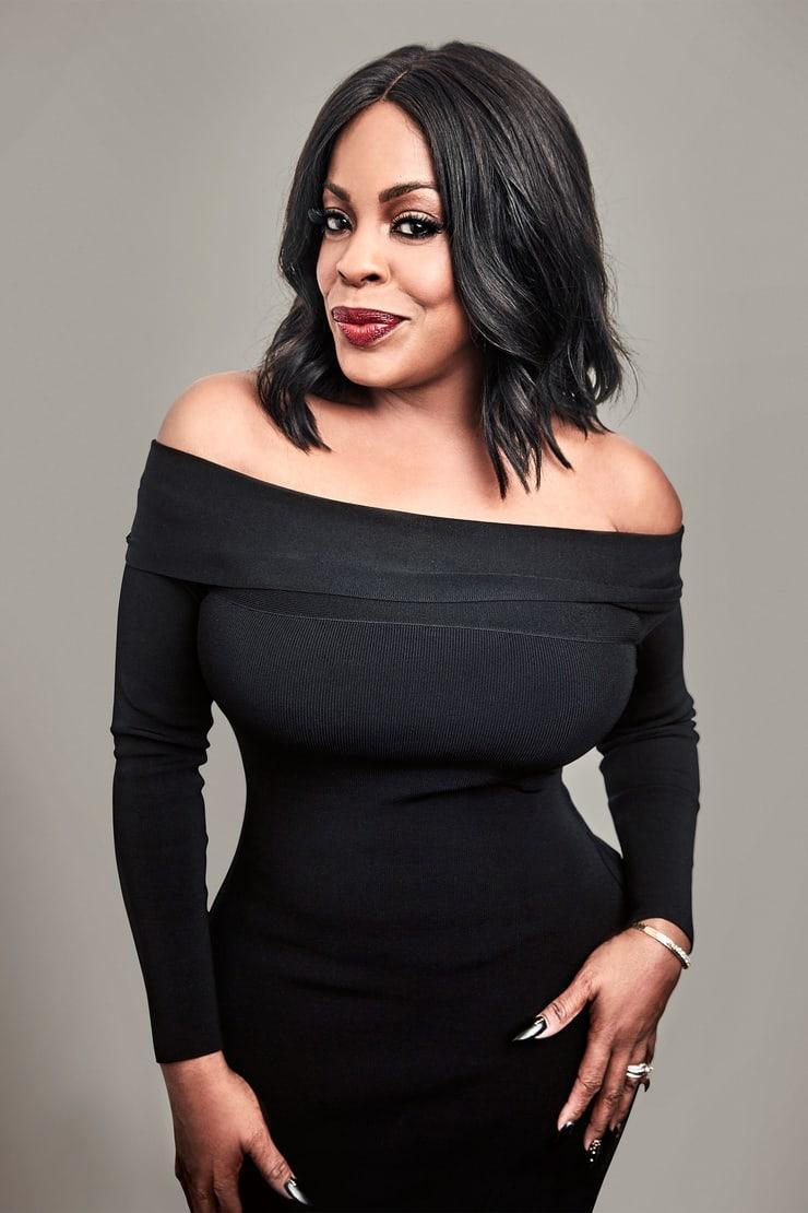 65+ Hot Pictures Of Niecy Nash Which Will Make You Drool For Her | Best Of Comic Books