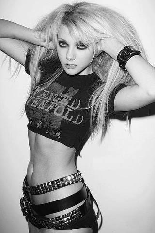 65+ Hot Pictures Of Taylor Momsen Will Make You Fall In With Her Sexy Body | Best Of Comic Books