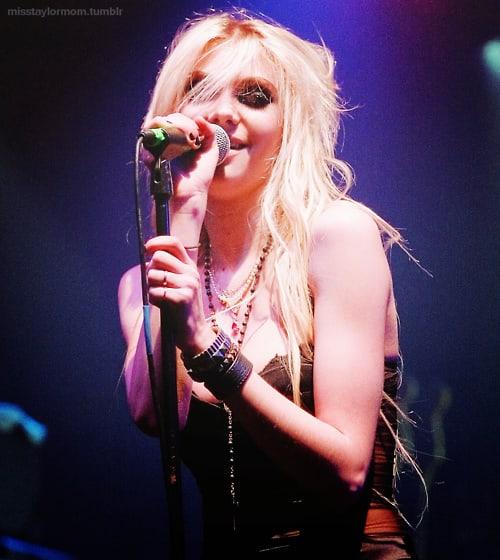 65+ Hot Pictures Of Taylor Momsen Will Make You Fall In With Her Sexy Body | Best Of Comic Books