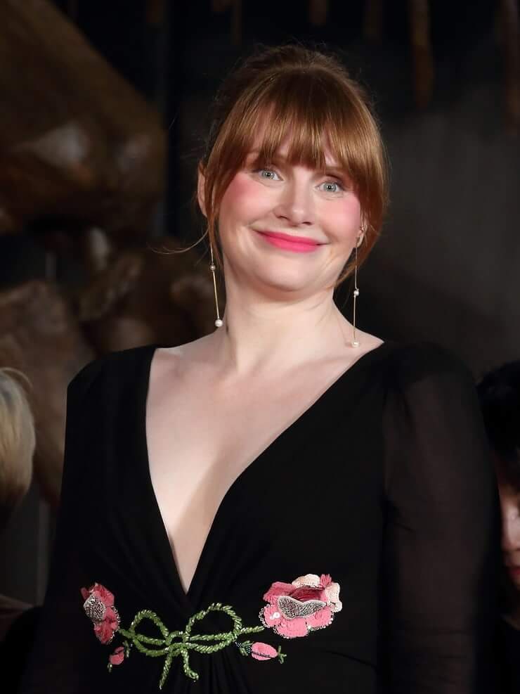 65+ Hottest Pictures Of Bryce Dallas Howard’s Butt – Claire Dearing Jurassic World | Best Of Comic Books