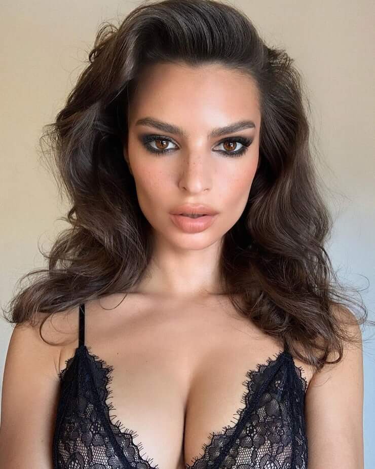 65 Sexy Emily Ratajkowski Boobs Pictures Will Bring ABig Grin On Your Face | Best Of Comic Books