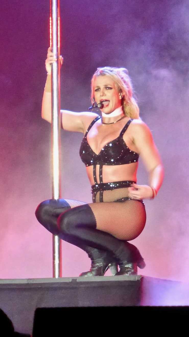 75+ Hot And Sexy Pictures Of Britney Spears Reveals Her Bikini Body | Best Of Comic Books