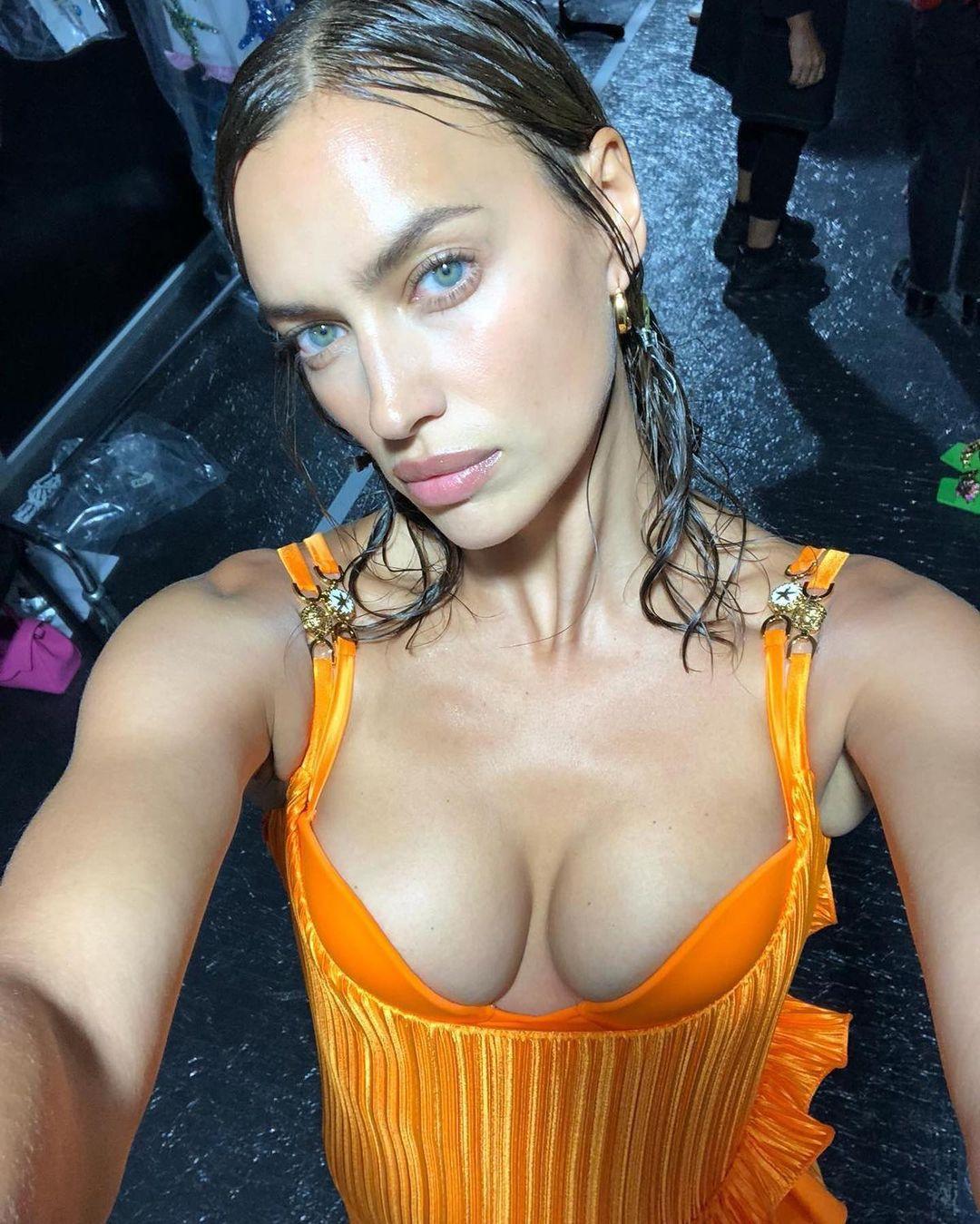 75+ Hot And Sexy Pictures Of Irina Shayk Explore Her Beautiful Curvy Body | Best Of Comic Books