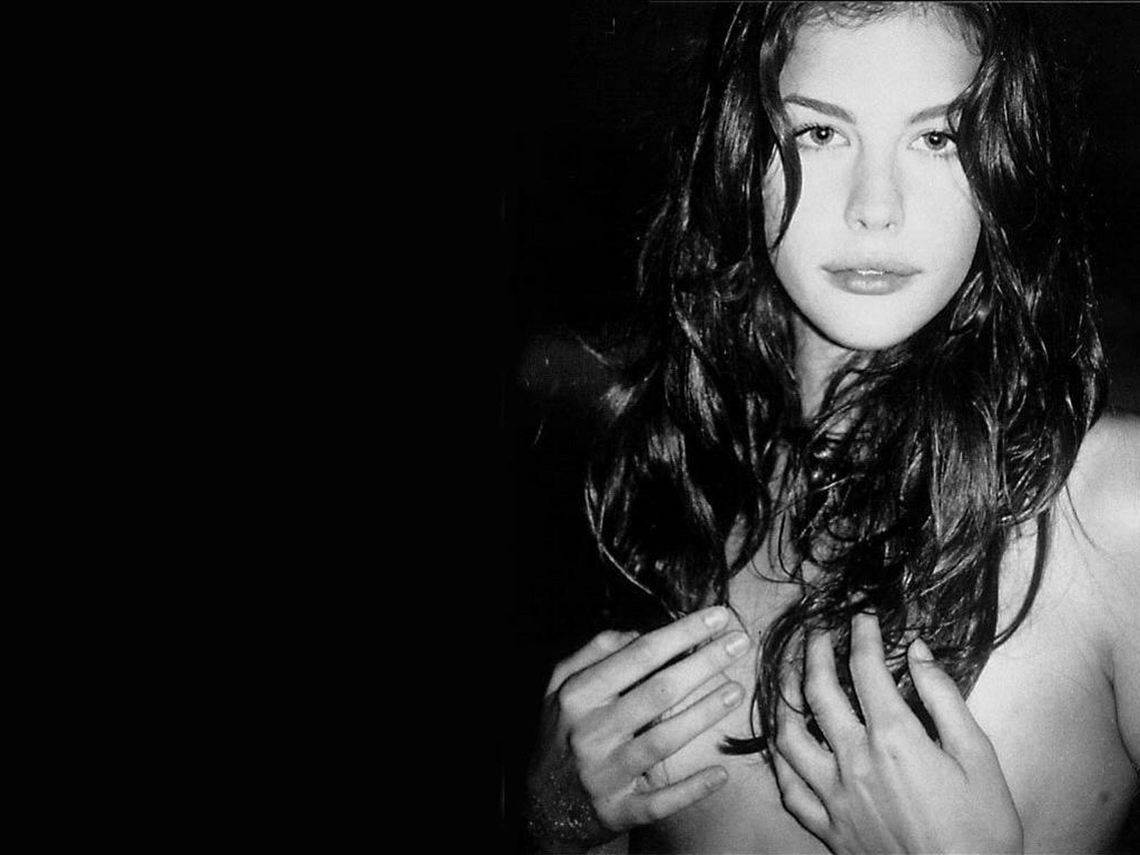 75+ Hot And Sexy Pictures Of Liv Tyler Will Get You All Nostalgic About Her Beauty | Best Of Comic Books