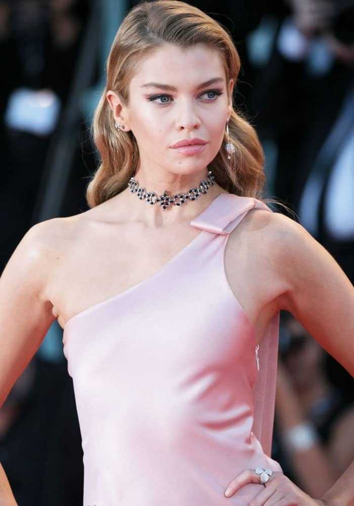 75+ Hot And Sexy Pictures Of Stella Maxwell Is A True Definition Of Beauty | Best Of Comic Books