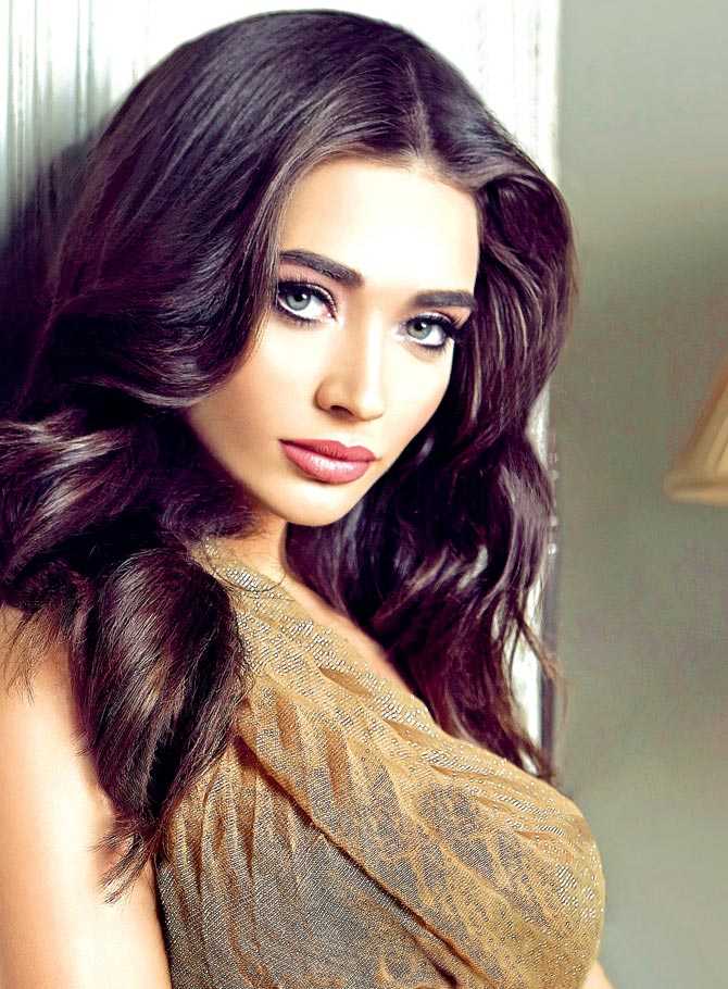 75+ Hot Pictures Of Amy Jackson – Saturn Girl In Supergirl TV Series | Best Of Comic Books