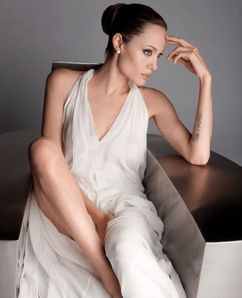 75+ Hot Pictures of Angelina Jolie Will Make You Envy Brad Pitt | Best Of Comic Books