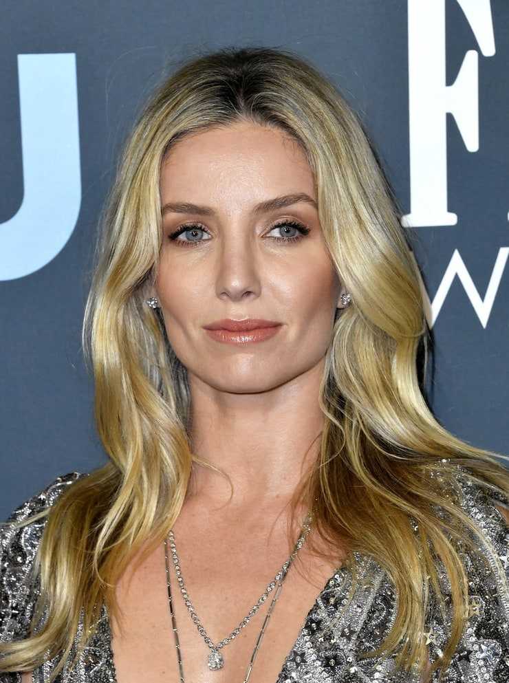 75+ Hot Pictures Of Annabelle Wallis That Reveal Her Sexy Body | Best Of Comic Books