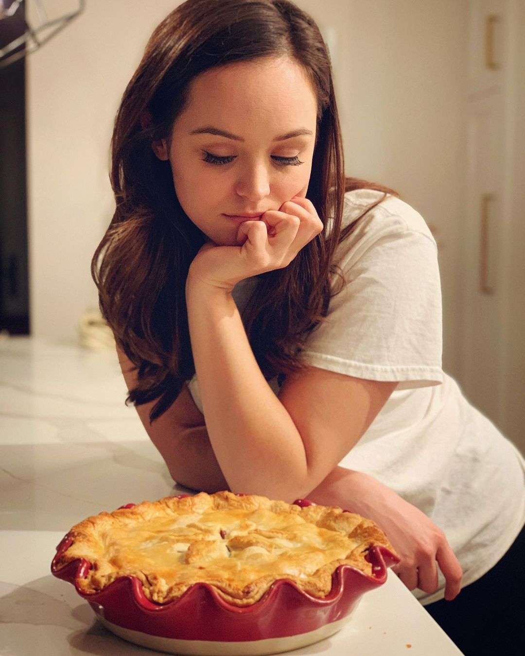 75+ Hot Pictures Of Hayley Orrantia Which Will Make You Drool For | Best Of Comic Books