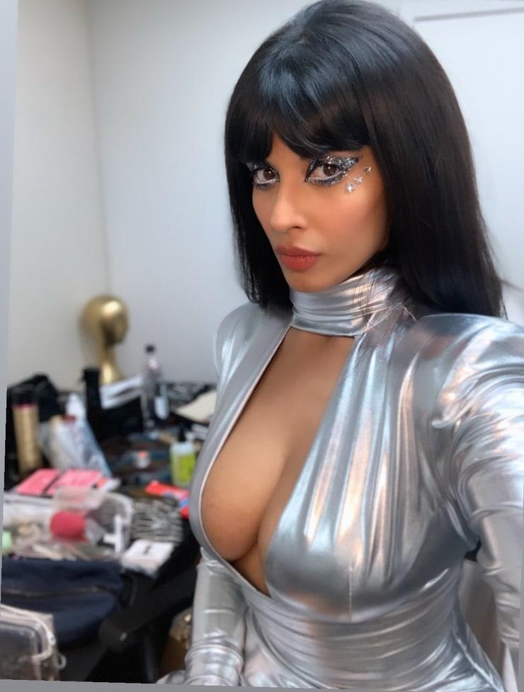 75+ Hot Pictures Of Jameela Jamil Which Are Just Too Damn Cute And Sexy At The Same Time | Best Of Comic Books