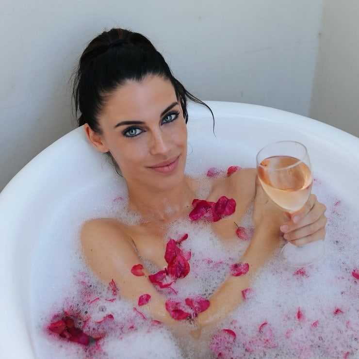 75+ Hot Pictures Of Jessica Lowndes Will Make You Want Her Now | Best Of Comic Books