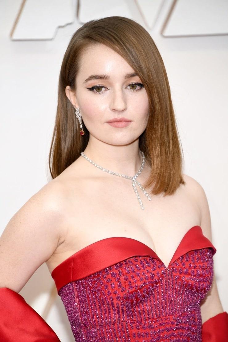 75+ Hot Pictures Of Kaitlyn Dever Which Will Make Your Day | Best Of Comic Books