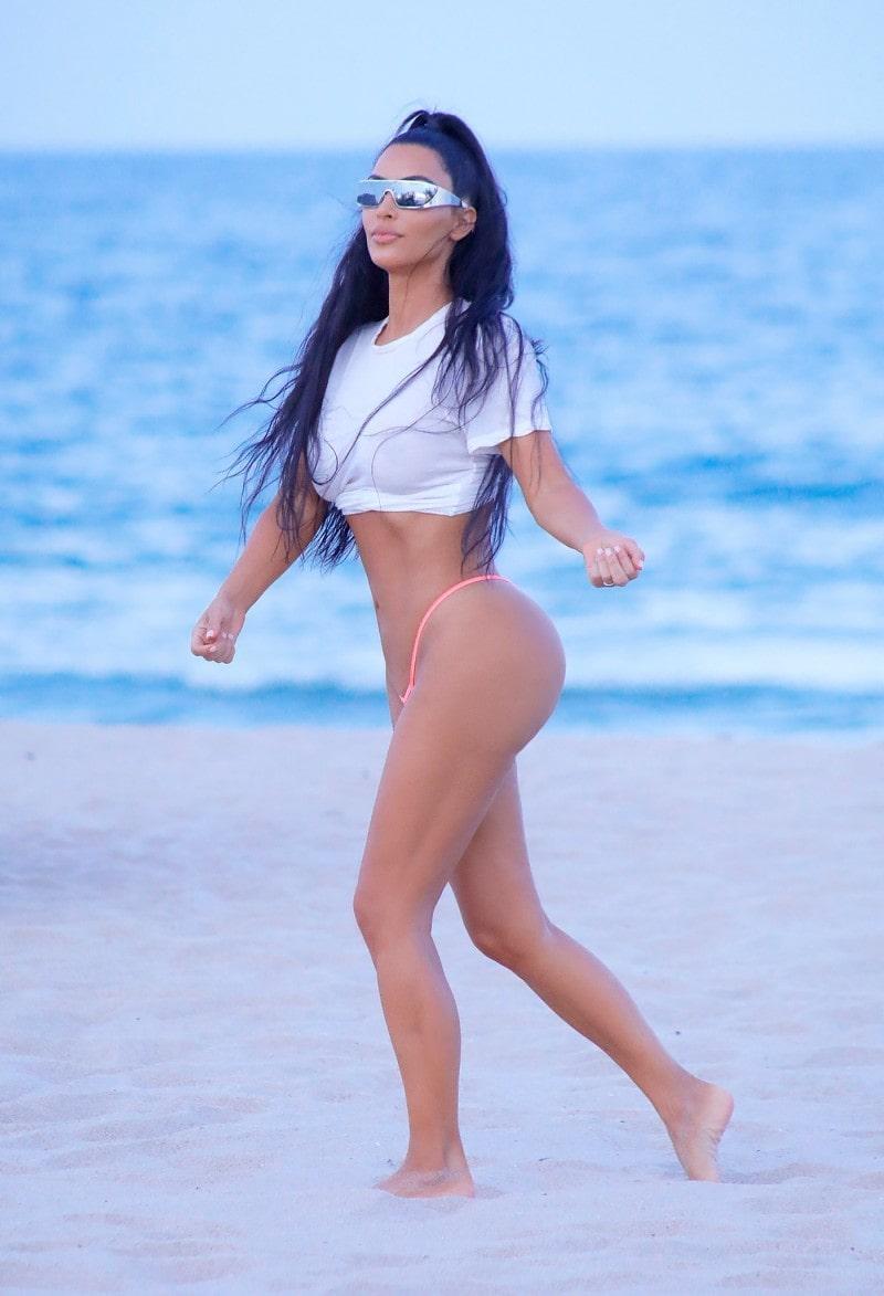 75+ Hot Pictures Of Kim Kardashian Expose Her Body’s True Beauty To The World | Best Of Comic Books