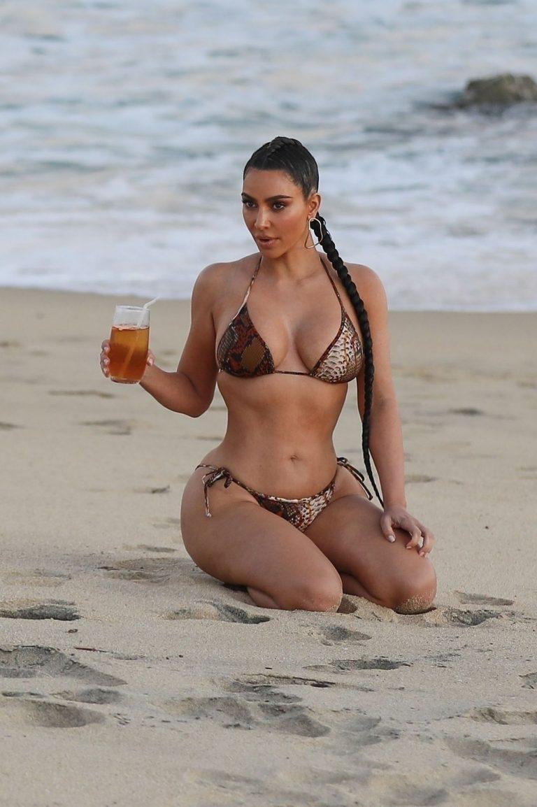 75+ Hot Pictures Of Kim Kardashian Expose Her Body’s True Beauty To The World | Best Of Comic Books