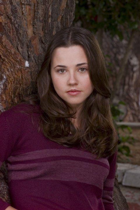 75+ Hot Pictures Of Linda Cardellini Which Will Make You Want To Jump Into Bed With Her | Best Of Comic Books