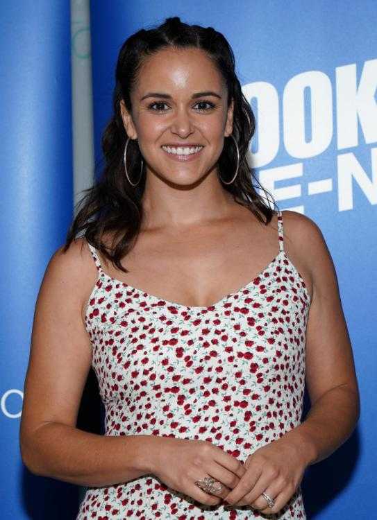 75+ Hot Pictures of Melissa Fumero Explore Her Sexy Body | Best Of Comic Books