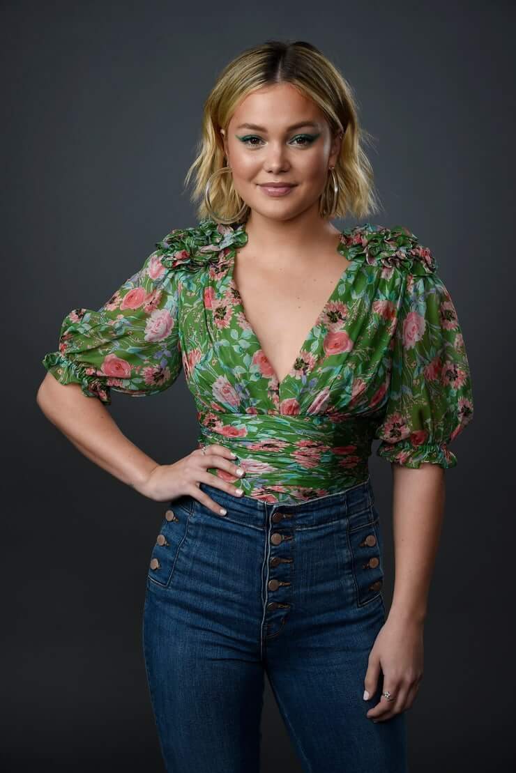 75+ Hot Pictures Of Olivia Holt – Dagger Actress In Cloak And Dagger TV Series | Best Of Comic Books