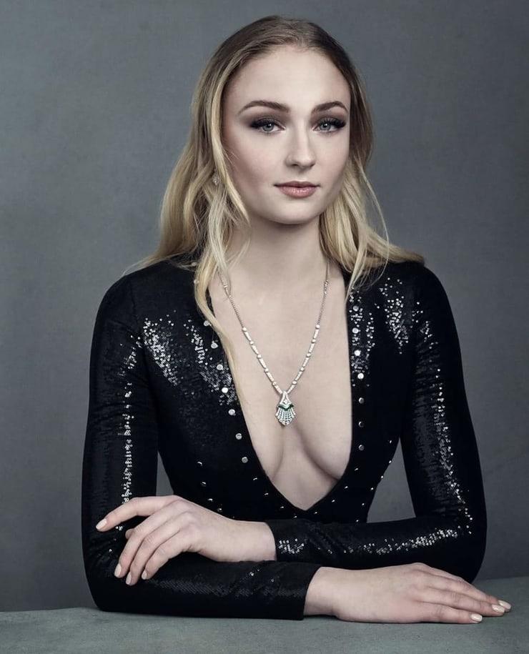 75+ Hot Pictures Of Sophie Turner – Sansa Stark Actress In Game Of Thrones | Best Of Comic Books