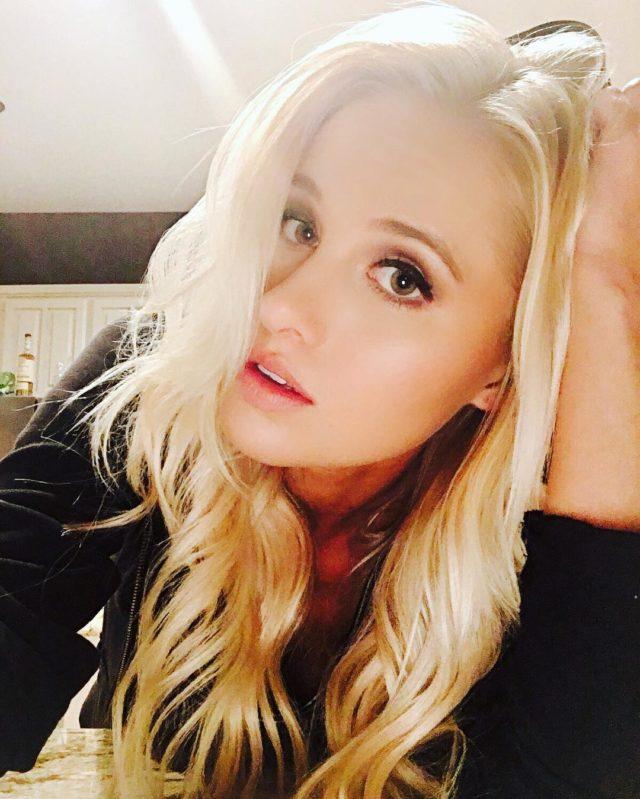 75+ Hot Pictures Of Tomi Lahren Will Prove She Is The Sexiest News Woman In America | Best Of Comic Books