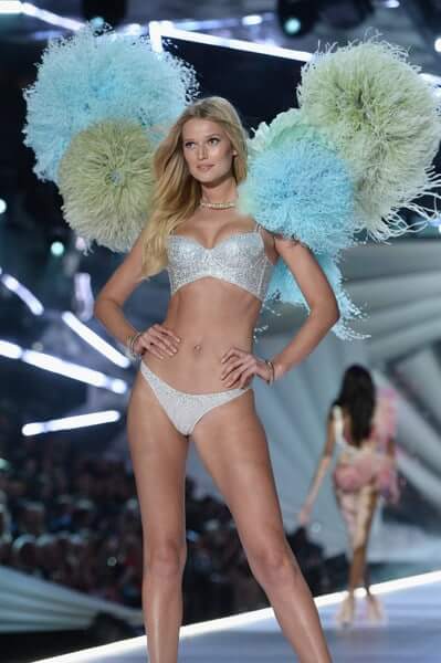 75+ Hot Pictures Of Toni Garrn Which Will Make You Think Dirty Thoughts | Best Of Comic Books