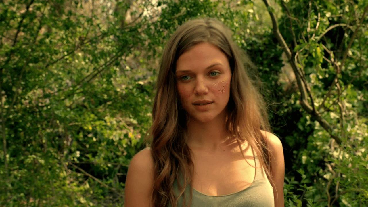 75+ Hot Pictures Of Tracy Spiridakos Are Truly Work Of Art | Best Of Comic Books