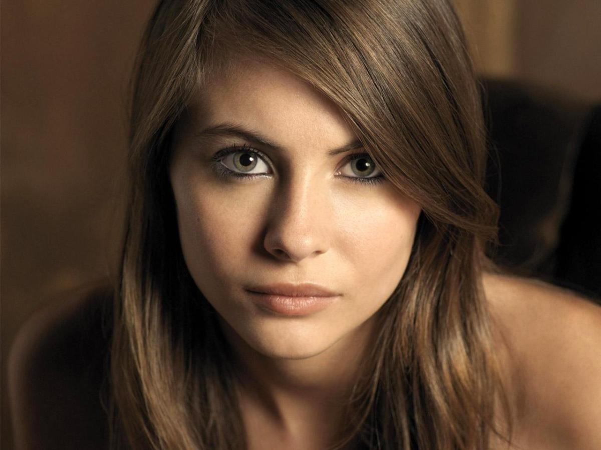 75+ Hot Pictures Of Willa Holland Who Plays Arrow’s Sister In TV Series | Best Of Comic Books