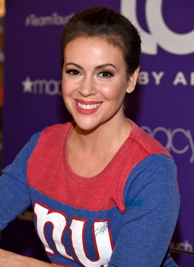 75+ Hottest Alyssa Milano Pictures Will Prove That She Is The Beauty Of Hollywood | Best Of Comic Books