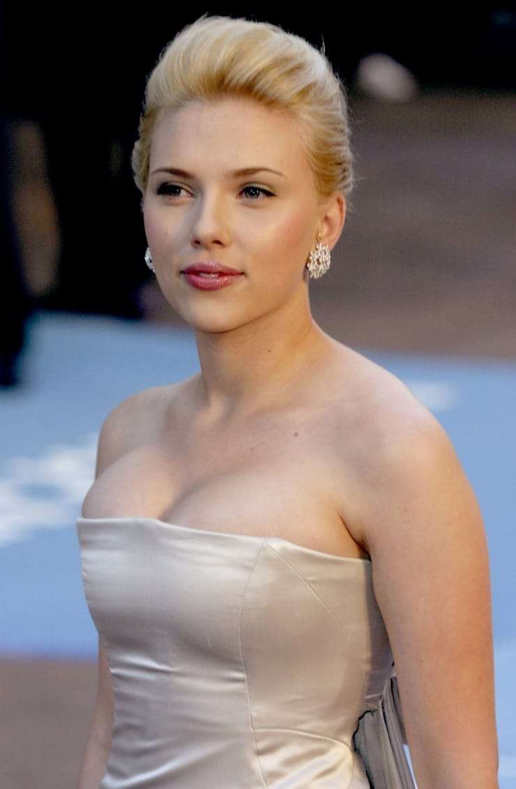 75+ Hottest Scarlett Johansson Bikini Pictures Are Really A Sexy Slice From Heaven | Best Of Comic Books