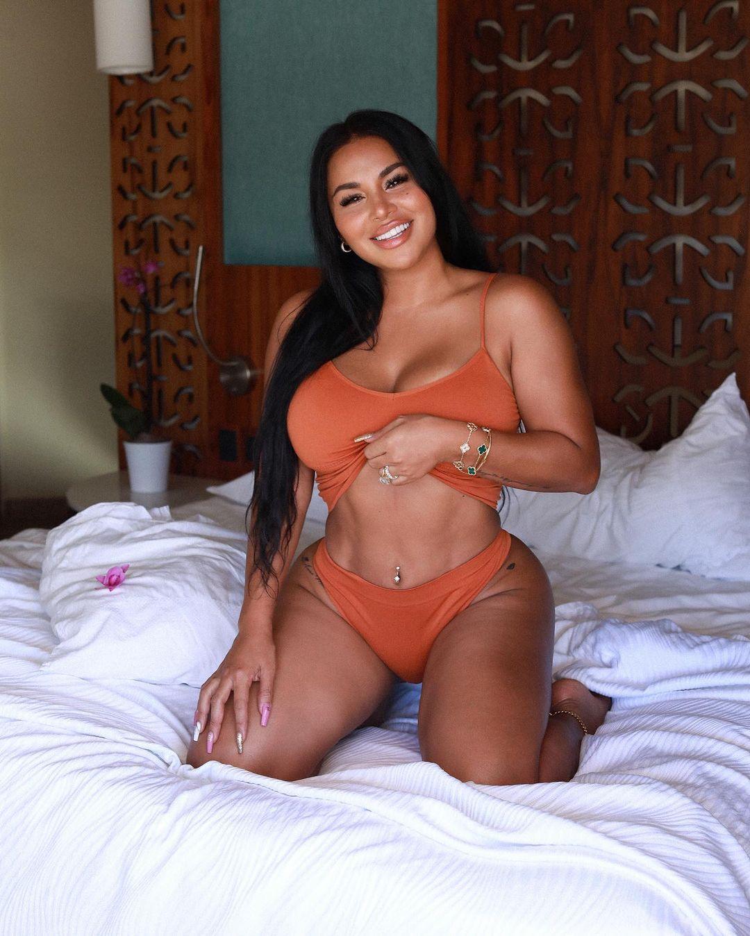 Dolly Castro Poses In Sexy Bikinis To Show Off Her Sexy Body On Her Instagram Pictures (10 Pics) | Best Of Comic Books