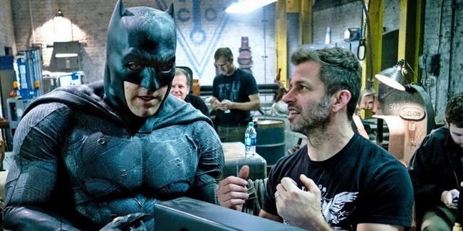Zack Snyder Acknowledges Batman V Superman Fan Theory On Why Superman Could Not See Batman | Best Of Comic Books
