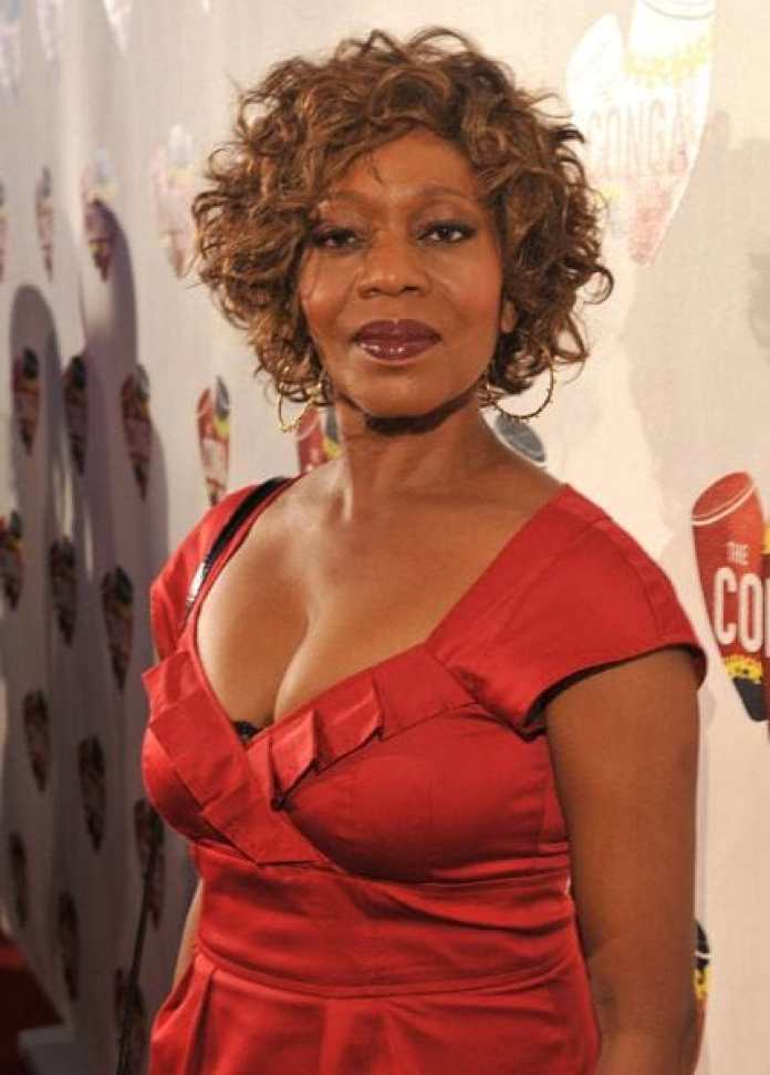 Alfre Woodard Sexiest Pictures (38 Photos)