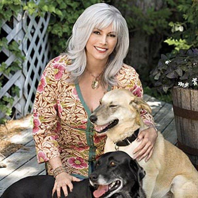 Emmylou Harris Hottest Pictures (39 Photos)