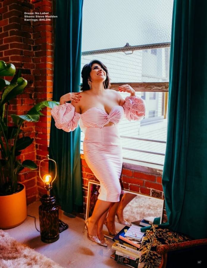 Noemi Gonzalez Sexiest Pictures (34 Photos)