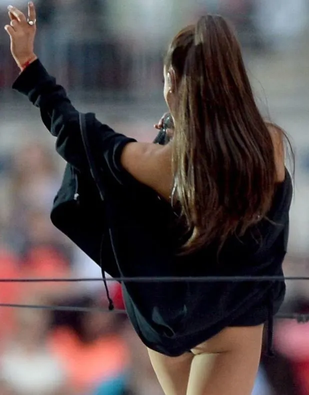 Ariana Grande bootylicious in concert