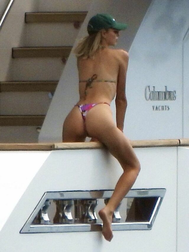 Marie-Lou Nurk – look all loved up as they enjoy a summer break with friends on on a yacht in Portofino – August 20, 2024