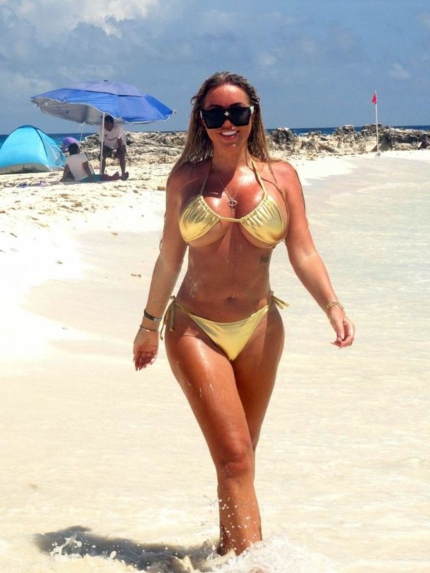 Aisleyne Horgan-Wallace in gold bikini enjoys a luxury vacation in Mexico – September 10, 2024