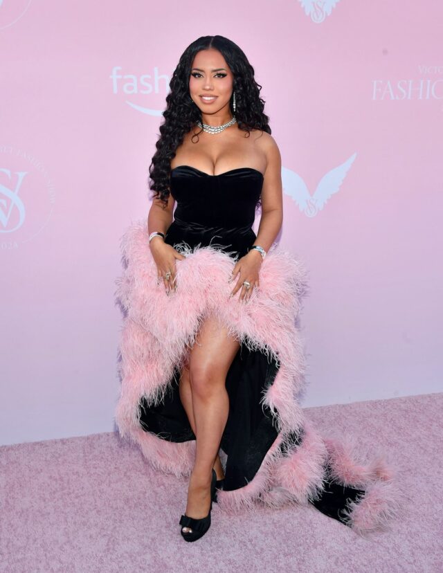 Asia Monet Ray Cleavage at the Victoria’s Secret Fashion Show