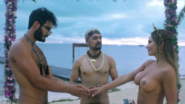 Maite Perroni sexy, Ela Velden nude, Alejandra Guzman sexy, Marimar Vega nude, Fabiola Campomanes nude, Helena Haro nude – El Juego de las Llaves s02 (2021)